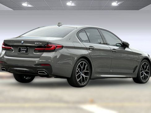 Used 2022 BMW 530e w/ Premium Package image 8