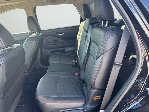 Certified 2025 Nissan Pathfinder Platinum w/ Cargo Package FWD image 35