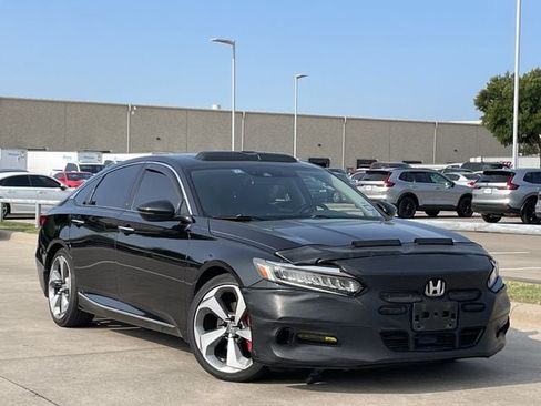 Used 2019 Honda Accord Touring image 2