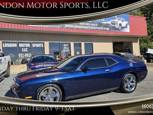 Used 2013 Dodge Challenger SXT Plus image 1