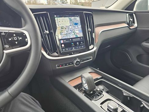 Certified 2025 Volvo V60 B5 Cross Country Plus image 31
