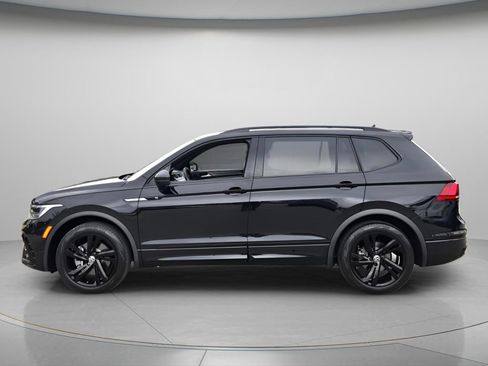 Used 2023 Volkswagen Tiguan SE R-Line FWD image 3