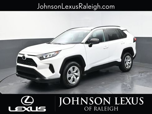 Used 2020 Toyota RAV4 LE FWD image 1