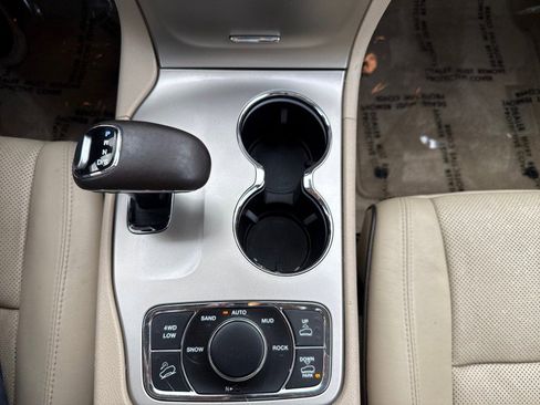 Used 2015 Jeep Grand Cherokee Overland w/ Advanced Technology Group image 29