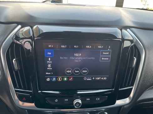 Used 2023 Chevrolet Traverse LT FWD image 16