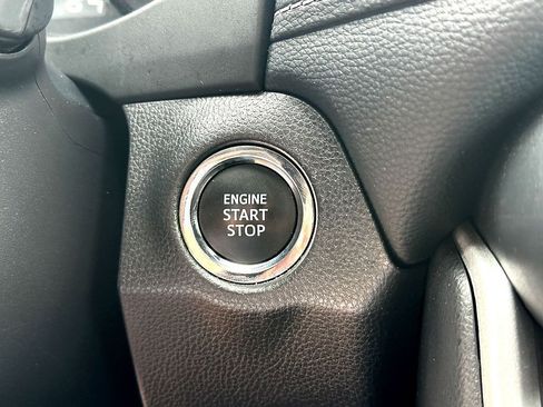 Used 2025 Toyota RAV4 XLE FWD image 14