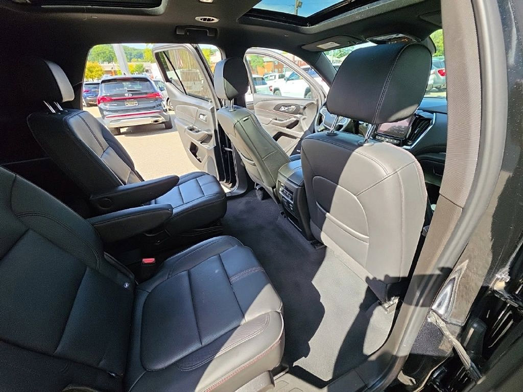Used 2024 Chevrolet Traverse RS AWD/4WD image 29
