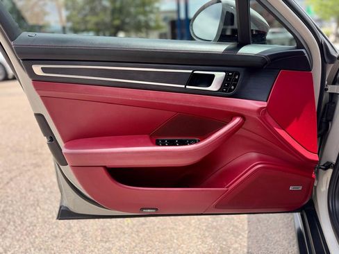Used 2019 Porsche Panamera GTS AWD/4WD image 17