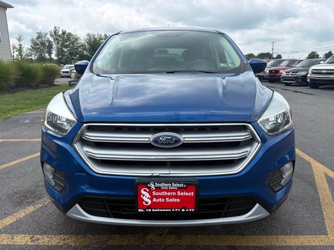 Used 2017 Ford Escape SE w/ SE Cold Weather Package FWD image 3