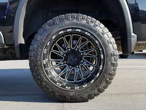 Used 2023 Chevrolet Silverado 2500 High Country w/ Safety Package II image 13