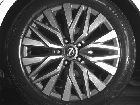 Used 2025 Nissan Altima 2.5 SV image 14