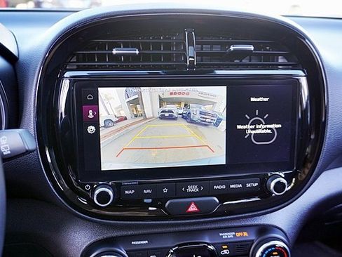 Used 2023 Kia Soul EX image 27