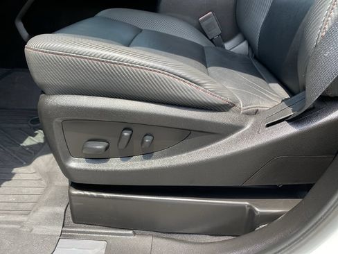 Used 2019 GMC Sierra 2500 SLT w/ Duramax Plus Package AWD/4WD image 12