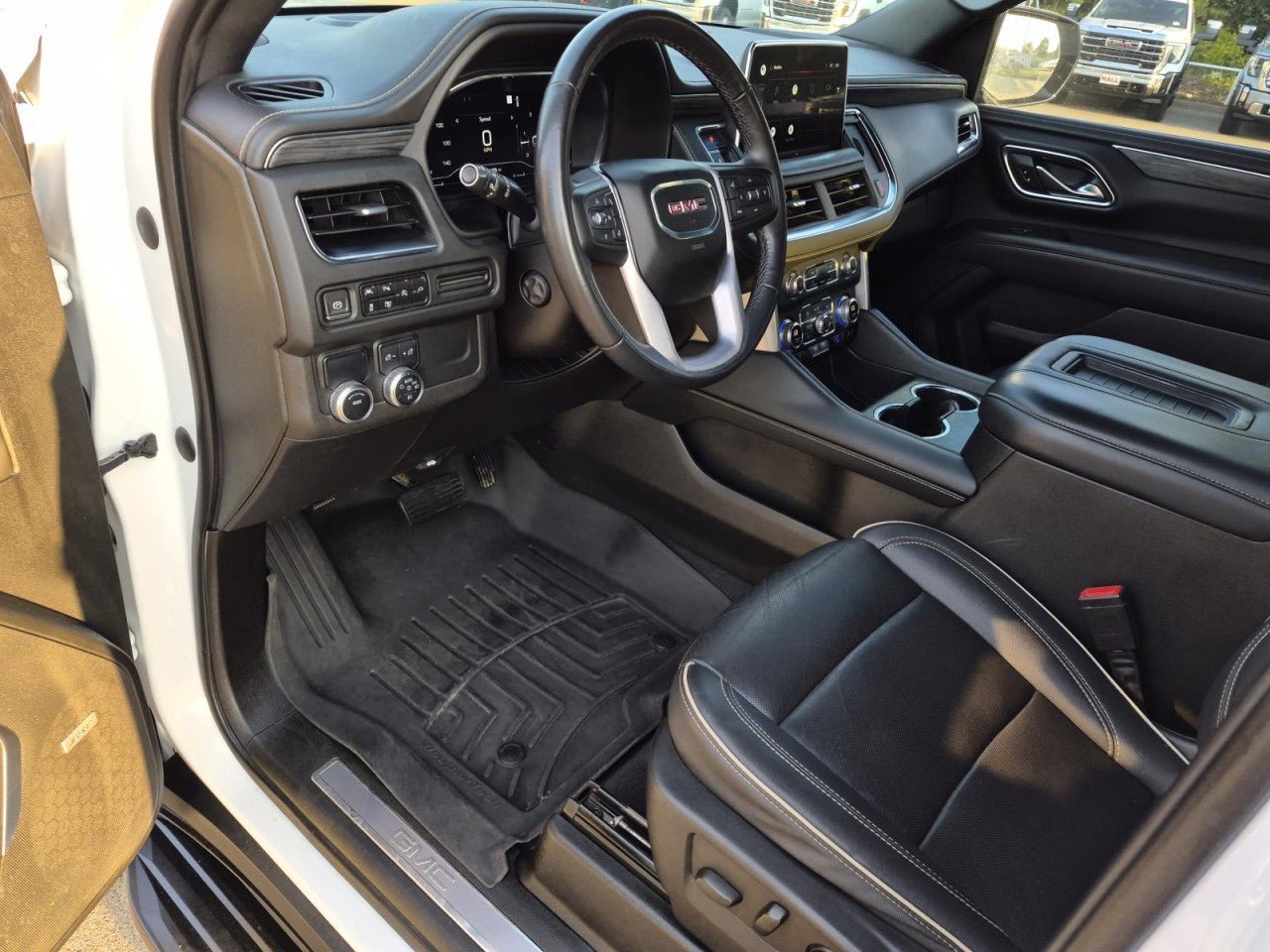 Certified 2022 GMC Yukon XL SLT w/ SLT Premium Package RWD image 13