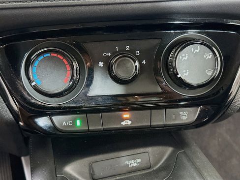 Used 2016 Honda HR-V LX image 22