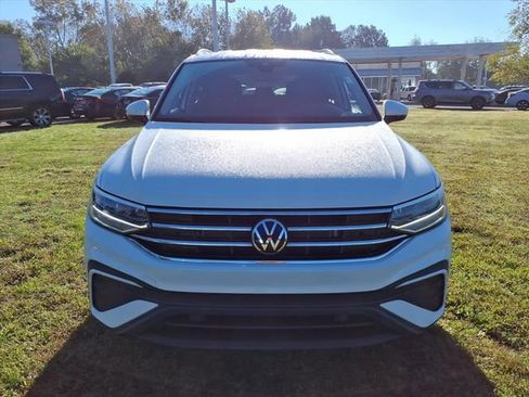 Used 2023 Volkswagen Tiguan SE image 19