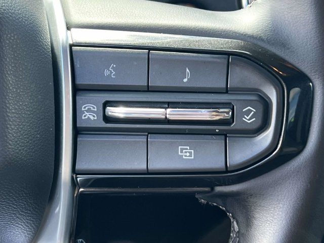 Used 2025 Chevrolet Colorado W/T w/ Advanced Trailering Package AWD/4WD image 20