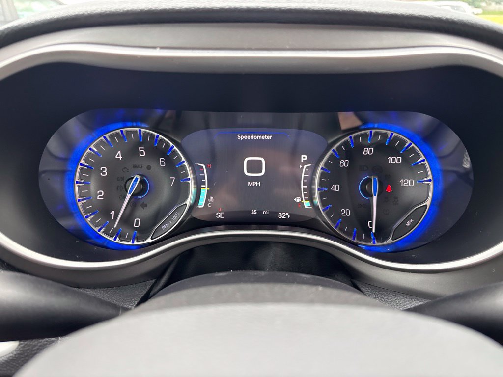New 2027 Chrysler Pacifica Select FWD image 60