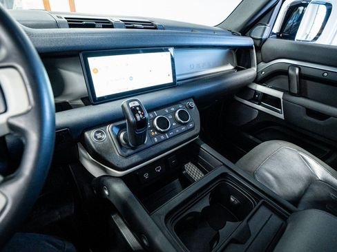 Used 2020 Land Rover Defender 110 SE image 43