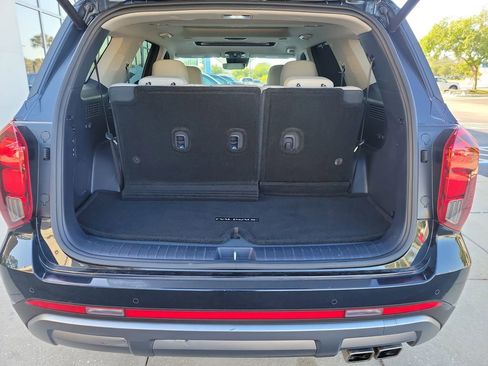 Used 2024 Hyundai Palisade Limited image 9