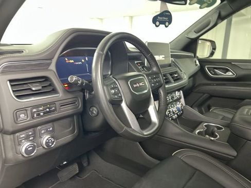 Certified 2022 GMC Yukon SLT w/ SLT Premium Package AWD/4WD image 10