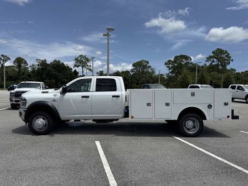 New 2026 RAM 5500 Tradesman w/ Chrome Appearance Group AWD/4WD image 8