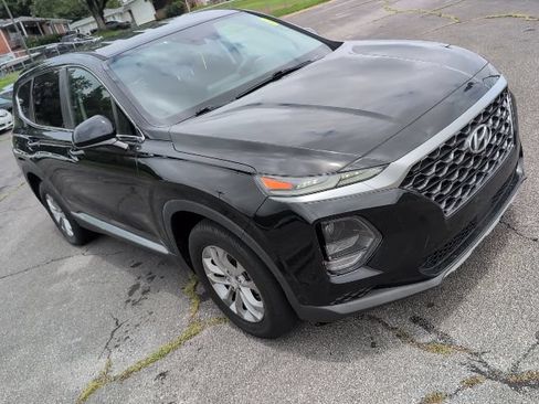 Used 2020 Hyundai Santa Fe SE FWD image 2