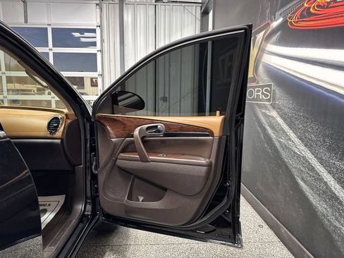 Used 2017 Buick Enclave Leather FWD image 28