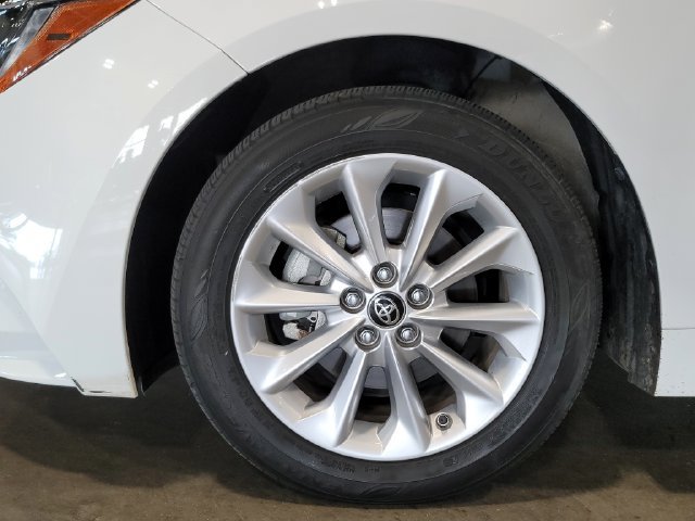 Used 2022 Toyota Corolla LE FWD image 12