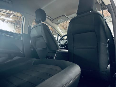 Used 2019 Ford Fusion SE FWD image 33