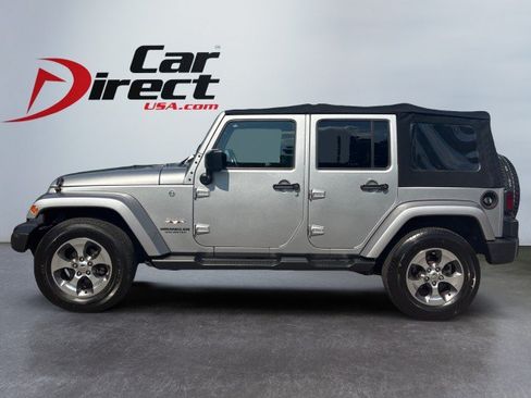 Used 2016 Jeep Wrangler Unlimited Sahara w/ Connectivity Group AWD/4WD image 3