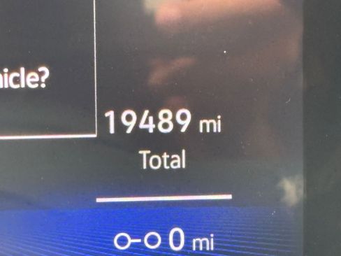 Used 2025 Volkswagen Taos SE AWD/4WD image 9