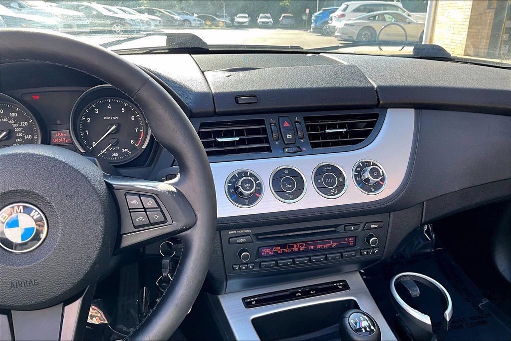 Used 2011 BMW Z4 sDrive35i RWD image 8