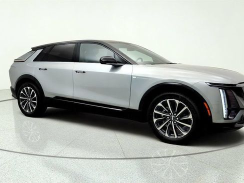 Used 2026 Cadillac Lyriq Sport AWD/4WD image 3