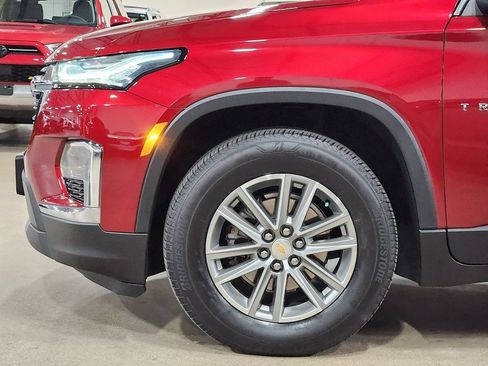 Used 2023 Chevrolet Traverse LT FWD image 5