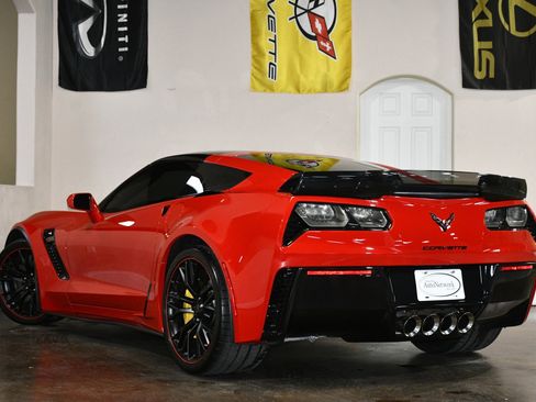 Used 2017 Chevrolet Corvette Z06 w/ Z07 Performance Package image 6