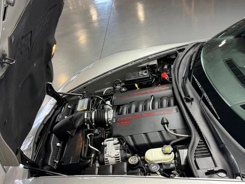 Used 2006 Chevrolet Corvette Coupe w/ Preferred Equipment Group RWD image 10