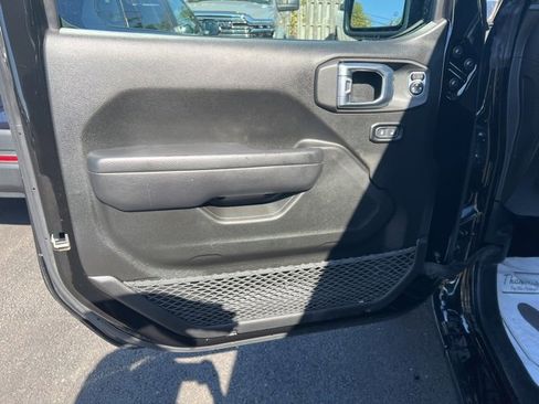 Used 2023 Jeep Wrangler Sport S image 26