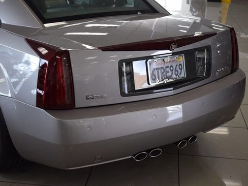 Used 2005 Cadillac XLR RWD image 26