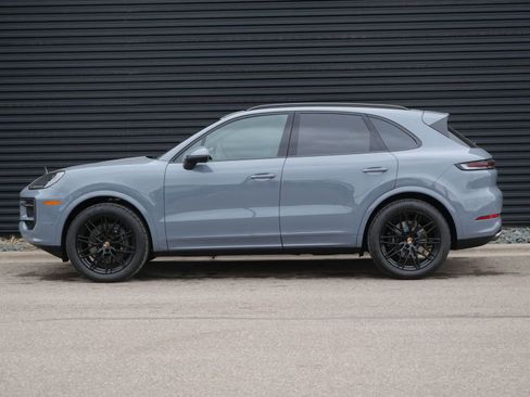 New 2026 Porsche Cayenne image 2