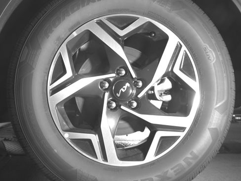 Used 2025 Kia Sportage LX image 14