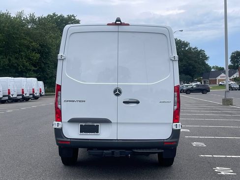 Used 2025 Mercedes-Benz Sprinter 2500 image 4
