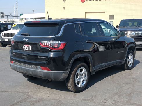 Used 2022 Jeep Compass Sport AWD/4WD image 3