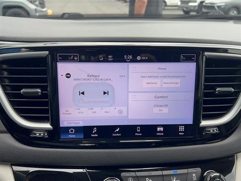 Used 2023 Chrysler Pacifica Touring-L FWD image 22
