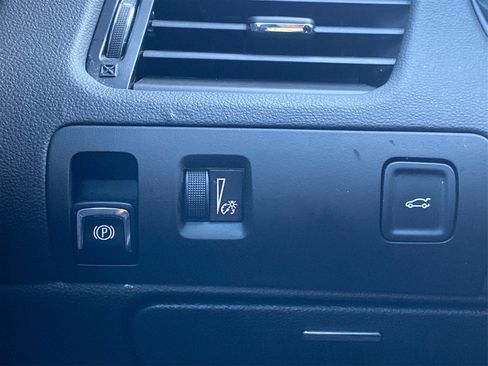 Used 2019 Chevrolet Impala LT image 26