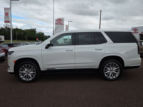 Used 2024 Cadillac Escalade Premium Luxury w/ Performance Package AWD/4WD image 6