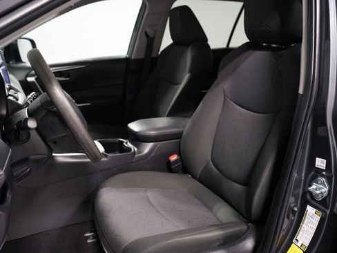 Certified 2025 Toyota RAV4 XLE FWD image 27