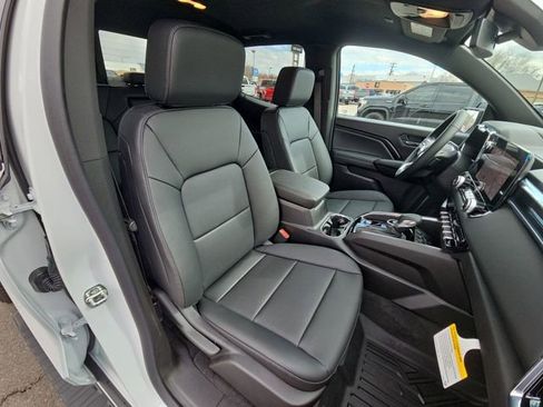 New 2026 GMC Canyon Elevation w/ Convenience Package image 16