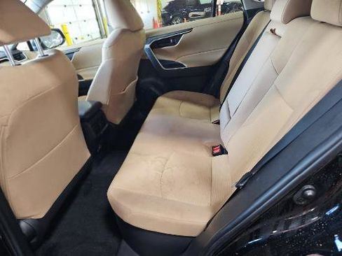 Used 2021 Toyota RAV4 LE AWD/4WD image 14