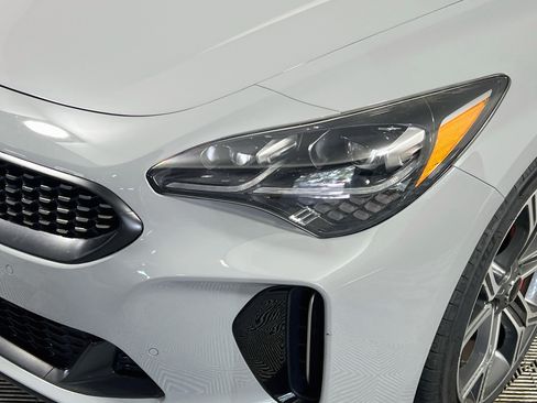 Used 2021 Kia Stinger GT2 AWD/4WD image 12
